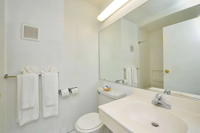 غرفة بسرير كوين، Americas Best Value Inn Chico 2/2