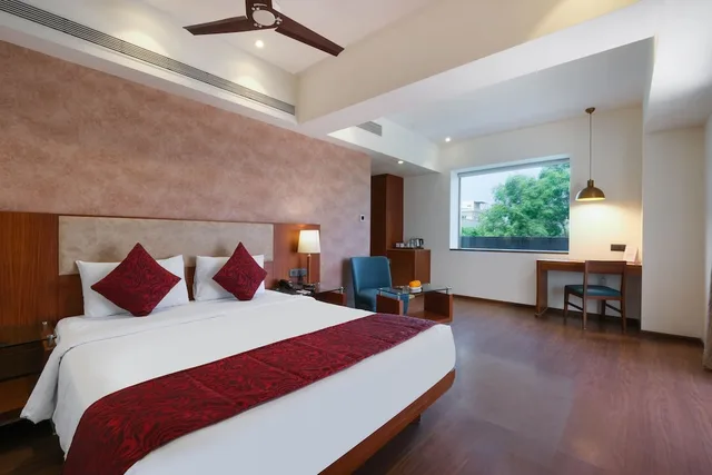 Suite, King Bed, City View, 7 APPLE HOTEL VIMANNAGAR, PUNE 1/4