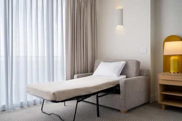 غرفة بسرير كينج بإطلالة، Renaissance Orlando Resort - Disney Springs Area 3/4