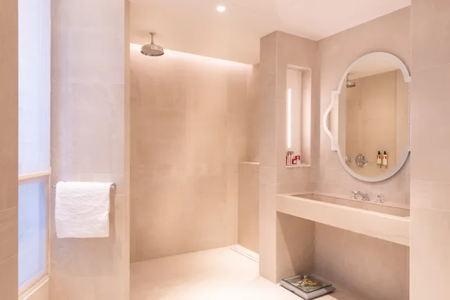 جناح، Hotel de Montesquieu (ex Hotel Daniel Paris) 3/3