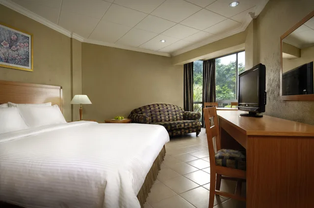 غرفة سوبيريور بسرير كينج، Berjaya Beau Vallon Bay Resort & Casino 2/3
