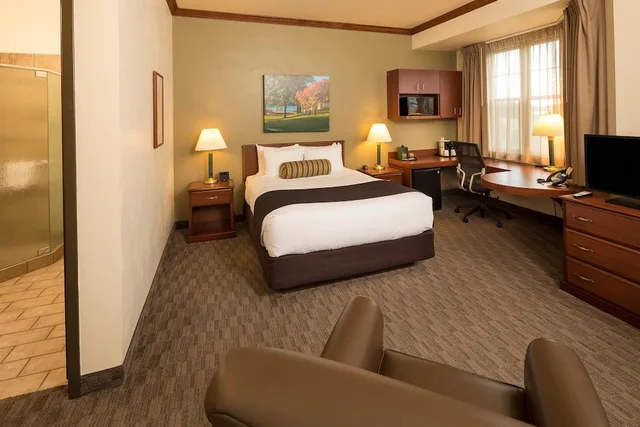 غرفة قياسية بسرير كوين، Kress Inn Ascend Hotel Collection 3/8