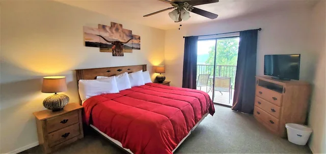 شقة سكنية بسرير كوين وسريرين منفصلين بغرفتي نوم مع أريكة، High Sierra Condominiums 4/10