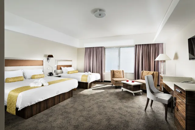 غرفة عائلية ثلاثية بسرير كينج وسرير فردي، Swan River Hotel 1/4