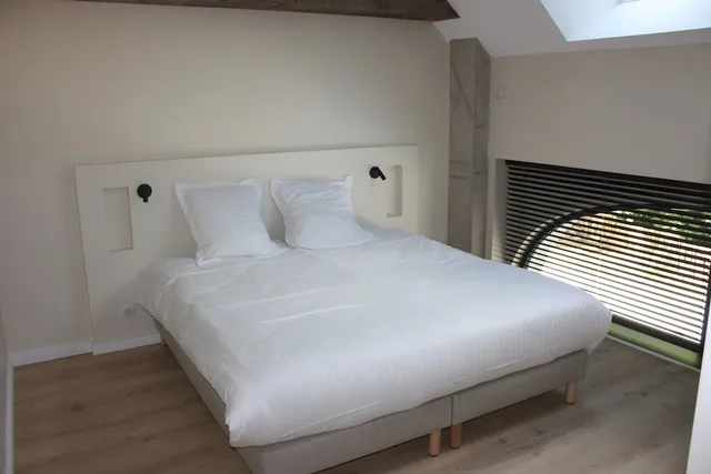 جناح بريستيج بسرير كوين، Hotel The Originals La Ferme Blanche 1/2