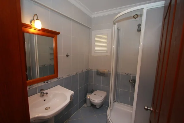 2 Bedrooms, Apartment, 1 Single and 2 Double Beds, 2 Bathrooms, Sofa، Sea Breeze Hotel And Apartments 3/3