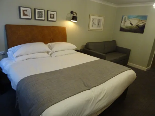 Comfy, Family, Double Bed, Sofa، Belmore 2/5