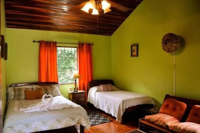 جناح ملكي بسرير كينج، The Cariari Bed and Breakfast 2/10