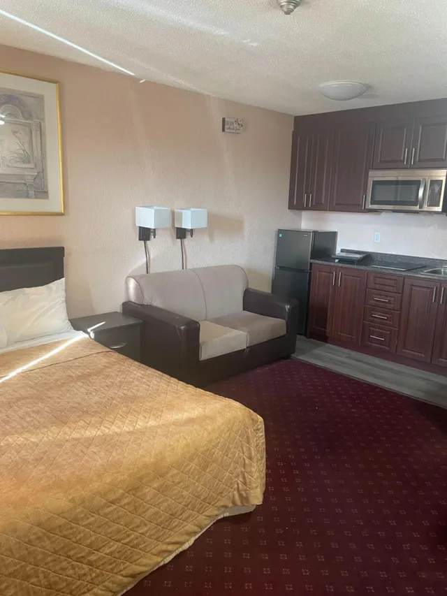 استوديو بسرير كوين، Niagara Lodge Suites 3/9
