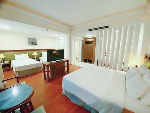 غرفة سوبيريور رباعية بسرير كوين وسريرين منفصلين، Phoenix Hotel Vung Tau 3/10
