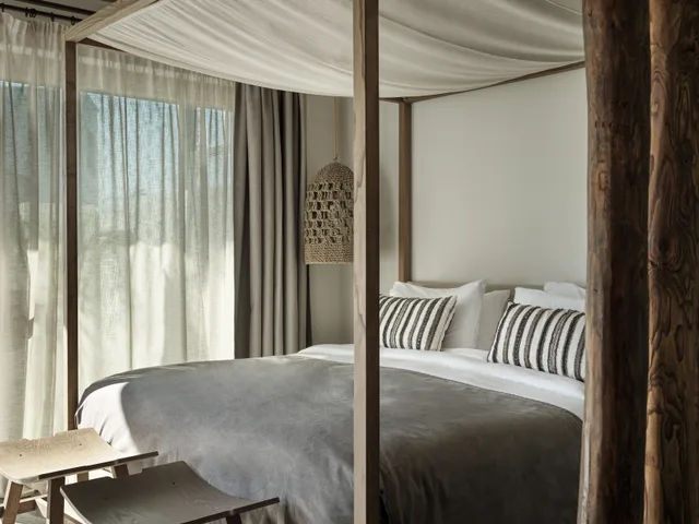 جناح بسرير كينج بمسبح خاص، Aulus Lindos Rhodes Resort, Curio Collection by Hilton 4/6