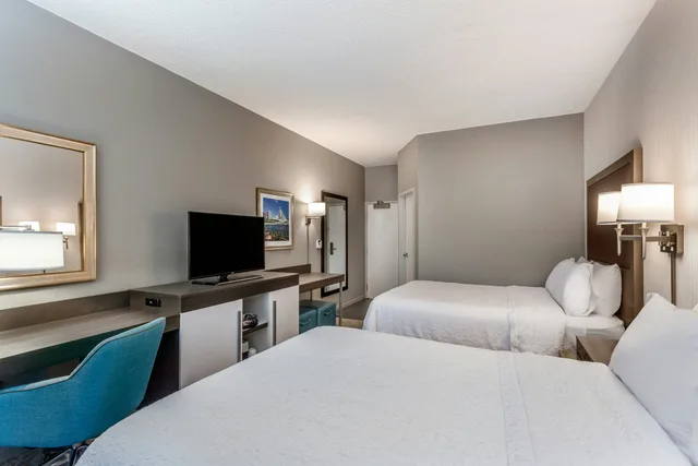 غرفة بسريرين كوين، Hampton Inn Milwaukee Airport 3/4