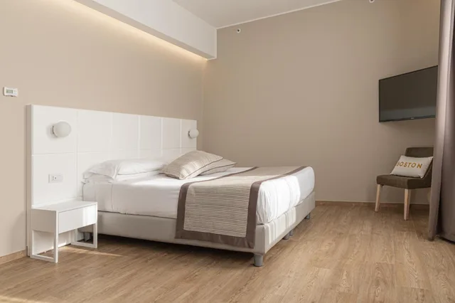 غرفة ديلوكس بسرير كينج، Boston Hotel Bari 3/10