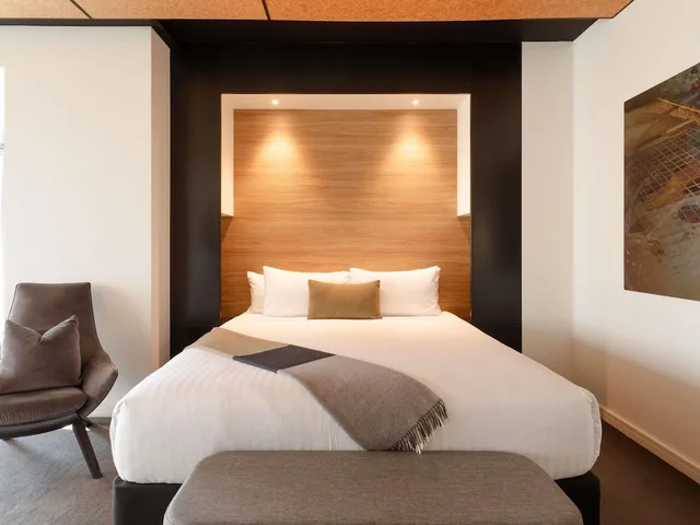 Tamar River, Suite, King Bed، Peppers Silo Launceston 2/6