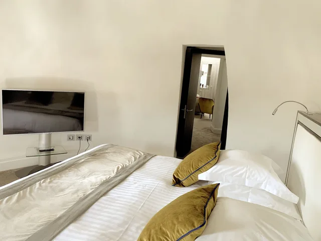 جناح بريستيج بسرير مزدوج مع أريكة، Le Canberra 1/8