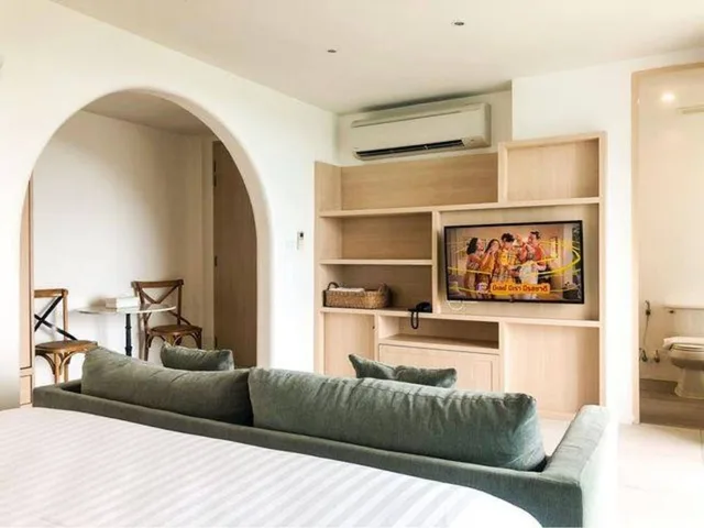 غرفة ديلوكس بسرير كينج بإطلالة على البحر بجاكوزي، Costa Village Bangsaray 4/6
