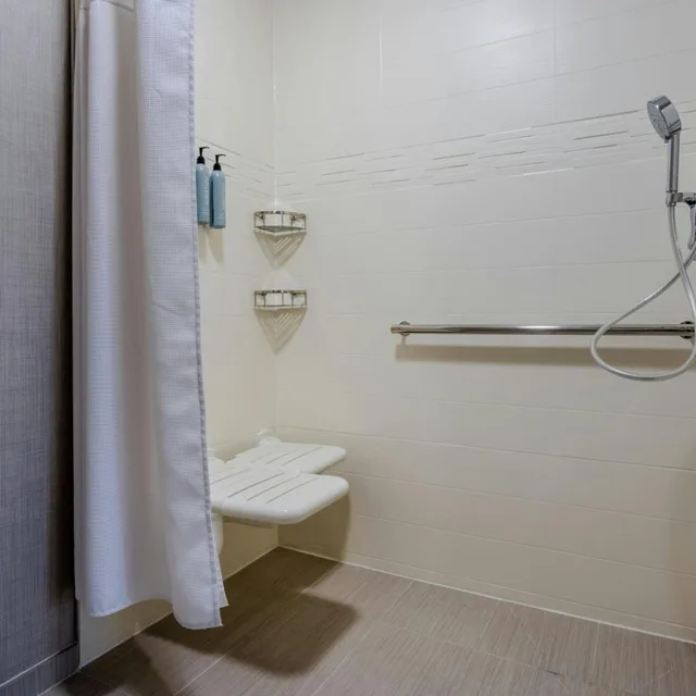 2 Bedrooms, Space, Suite, 2 Queen Beds, Sofa, Living Area, Kitchen، Residence Inn By Marriott Chesapeake Greenbrier 8/10