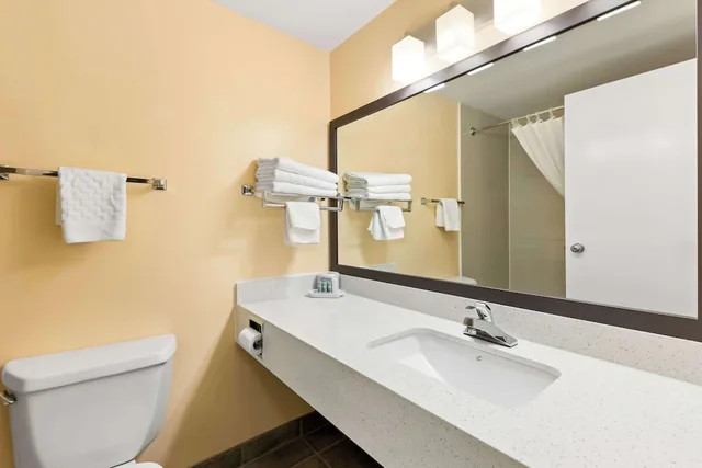 غرفة قياسية بسريرين كوين، Best Western Of Olds 5/6