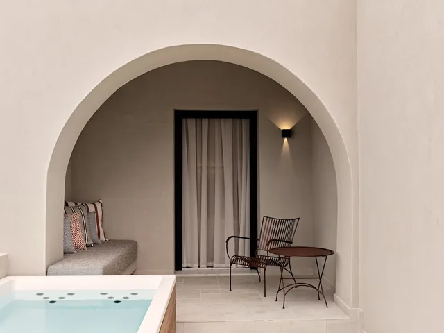 Open Plan, Suite, Queen Bed, 2 Sofa, Hot Tub، NAUMA PAROS Design Boutique Hotel Adults Only 10/10