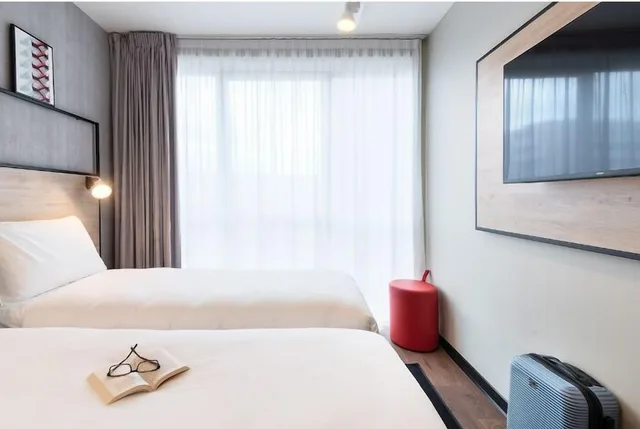 Standard, Twin Beds, Ibis Acheres St Germain en Laye 2/10