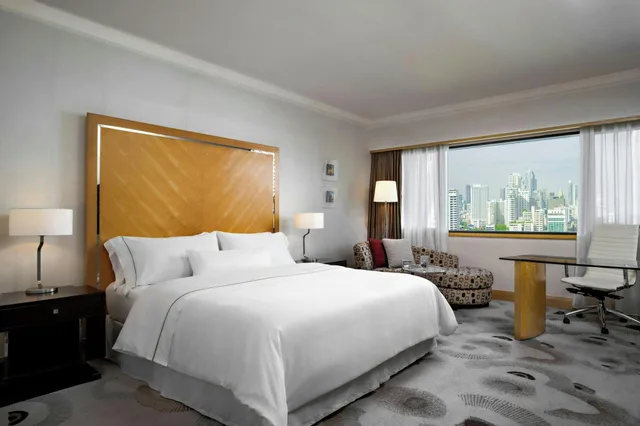 غرفة بريميوم بسرير مزدوج بإطلالة على المدينة، The Westin Grande Sukhumvit 4/10
