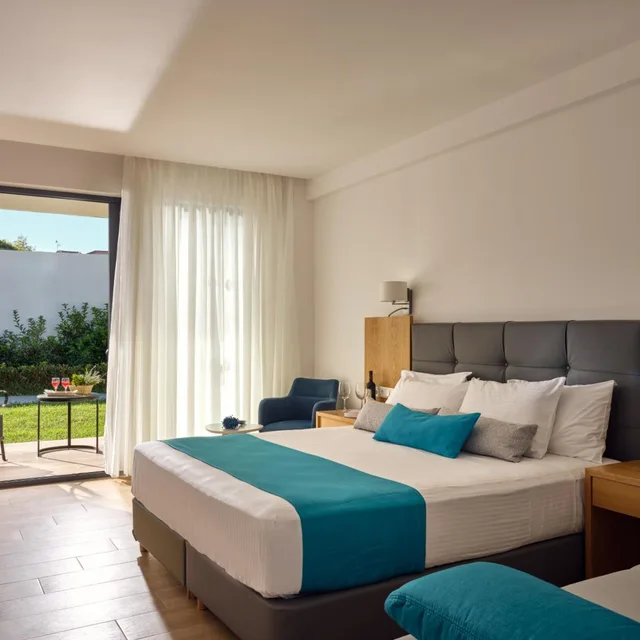 Double Room Deluxe (Rb)، Cavo Orient Beach Hotel 1/5