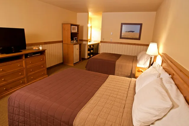 غرفة بسريرين كوين، Cousins Country Inn 2/2