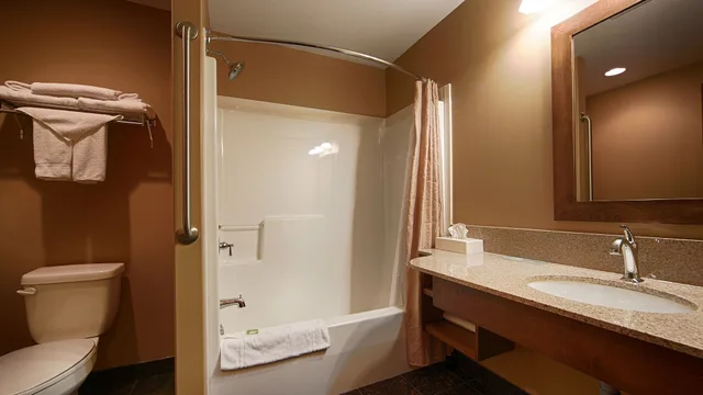 غرفة قياسية بسريرين كوين لذوي الإعاقة، Camrose Resort Casino Bw Premier Collection 5/5