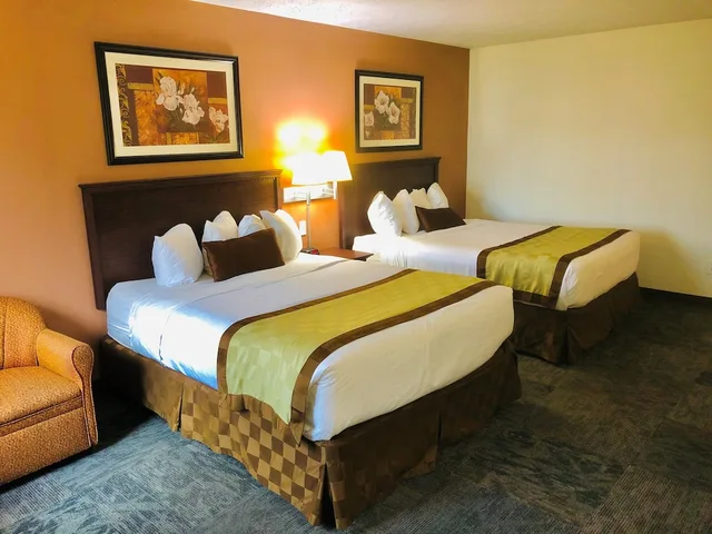 غرفة بسريرين كوين لذوي الإعاقة، Ramada By Wyndham Spokane Valley 1/4