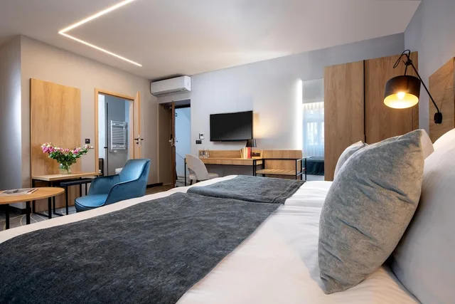 غرفة ديلوكس بسرير كوين مع أريكة، Hotel M29 1/1