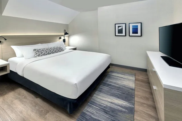 جناح رئاسي بسريرين مزدوجين بغرفتي نوم، The Insignia Hotel, Sarnia, a Tribute Portfolio Hotel 1/2