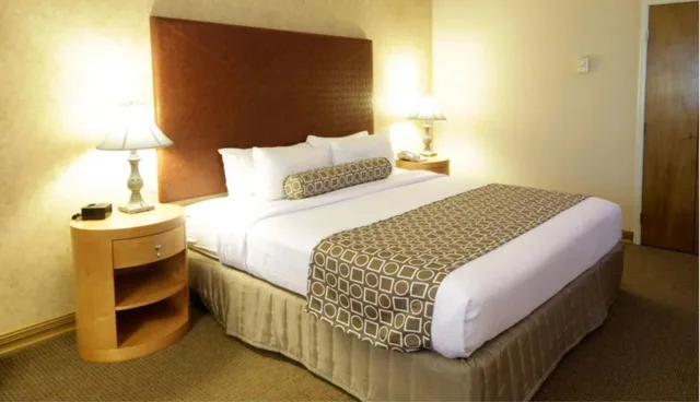 غرفة بسرير كينج، Crowne Plaza Torreon 1/6
