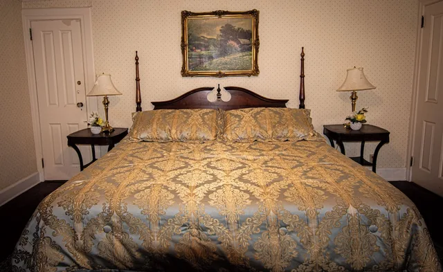 جناح رومانسي بسرير كينج، Blackberry River Inn 3/3