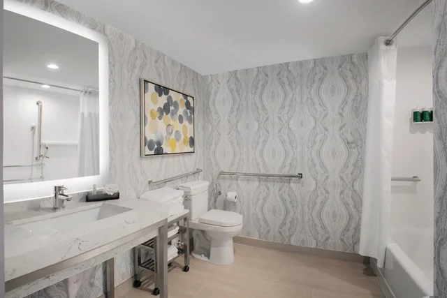 Room, King Bed, Sofa, Bathtub, Accessible, Courtyard By Marriott Miami Aventura Mall 10/10