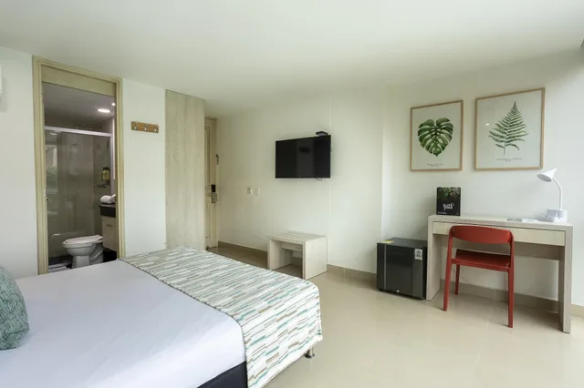 غرفة سوبيريور بسرير مزدوج بإطلالة، Suite Comfort Hotel 1/5
