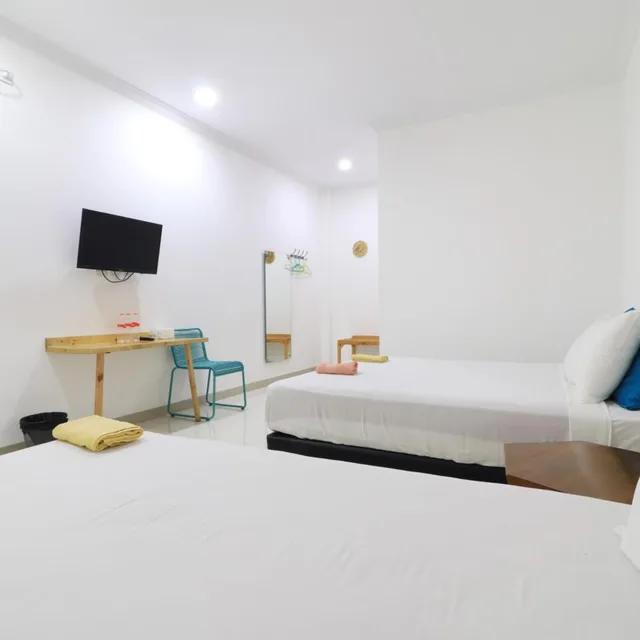 Junior Family Room, Locus Rooms by ZUZU 7/9
