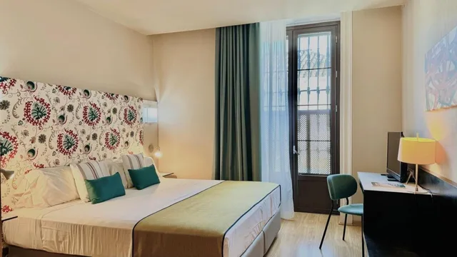 غرفة بسرير مزدوج بشرفة، Hotel Itaca Jerez 4/10