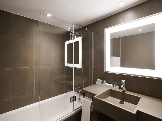 جناح تنفيذي بسرير كوين مع أريكة، Novotel Brussels off Grand Place 6/6