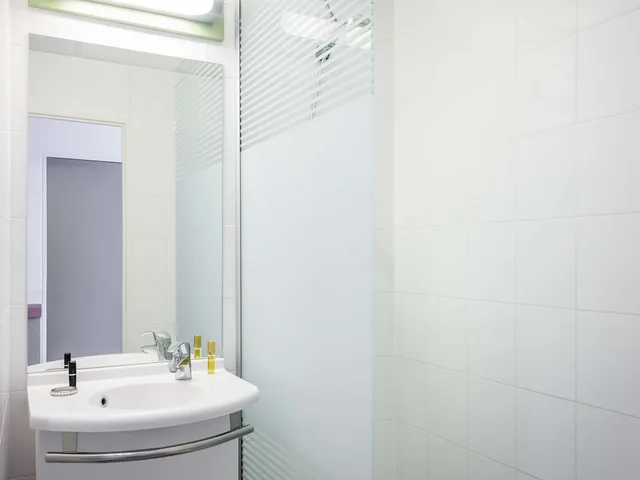 غرفة كلاسيكية بسريرين منفصلين، Greet Hotel Evreux Centre 5/6