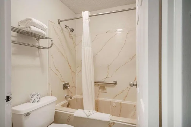 جناح فاخر بسريرين كوين، Coratel Plus Suites Wichita West Airport 6/7