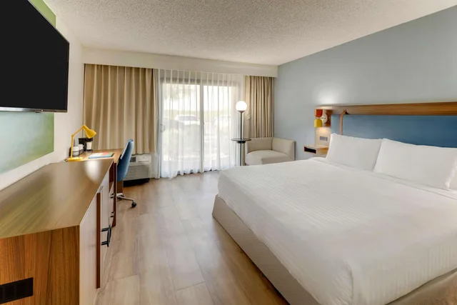 Room, King Bed, Accessible, Sonesta Select Scottsdale At Mayo Clinic Campus 13/18