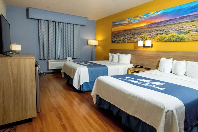 غرفة قياسية بسريرين كوين للمدخنين، Days Inn & Suites By Wyndham Houston North/Aldine 2/4