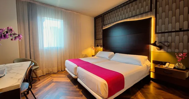غرفة سوبيريور بسريرين منفصلين بحوض جاكوزي، Hotel Vertice Aljarafe 2/10