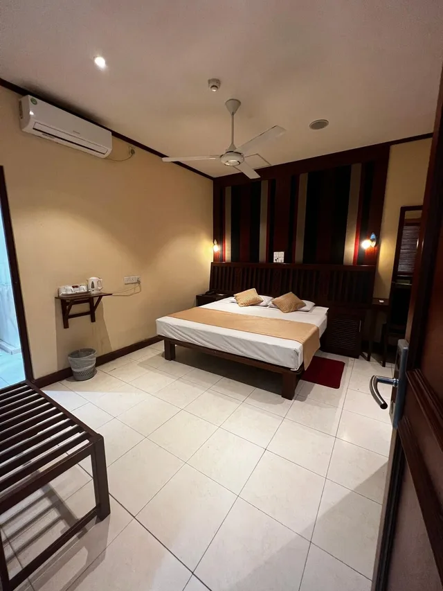 Standard Room, Colombo City Hotel 3/3