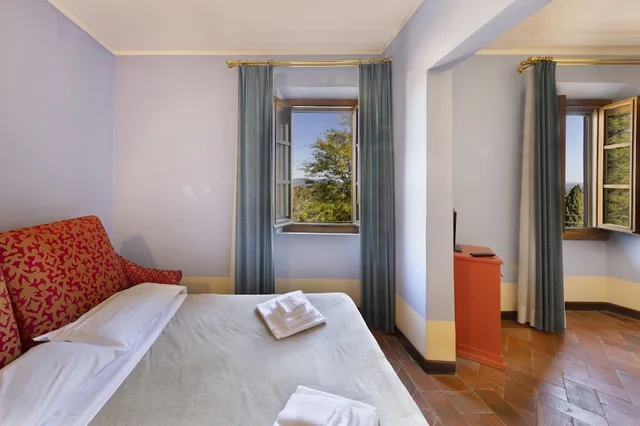 Executive, Twin Beds, Garden View, Sofa, Villa Castiglione 1/8