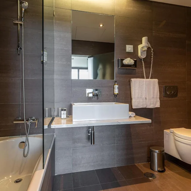 جناح بإطلالة على الجبل بشرفة، Monchique Resort And Spa 7/7