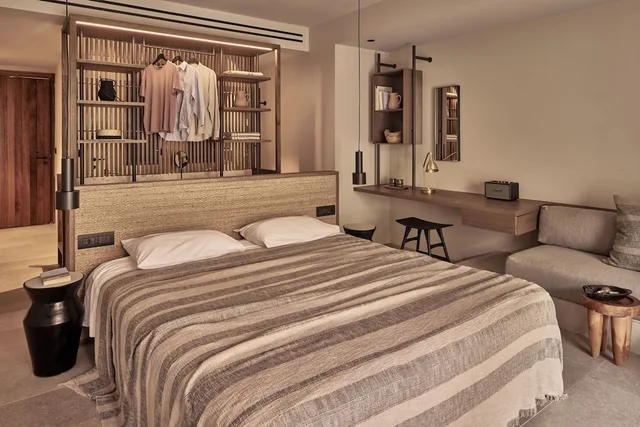 جناح جونيور بسرير كينج، Theros All Suite Hotel 2/2