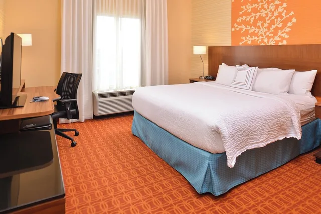 غرفة بسرير كينج، Fairfield Inn Suites Calhoun 2/6