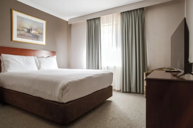 شقة بسرير كوين وسريرين منفصلين بغرفتي نوم، Hospitality Inn Geraldton SureStay Collection by Best Western 2/4