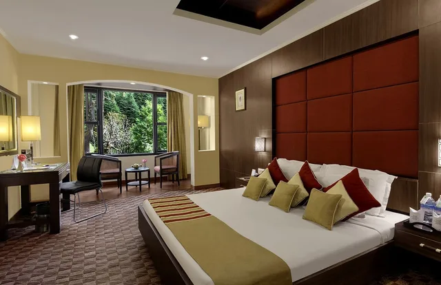 Canary, Superior, King Bed، Quality Inn River Country 1/4